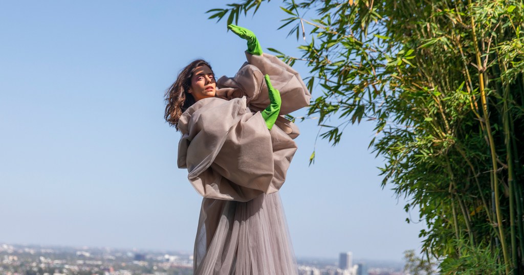 Lorenza Izzo interviewed by Brianne Howey on her conquest of&nbsp;Hollywood